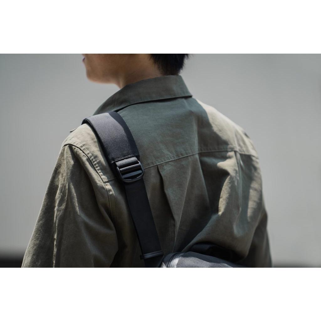 Túi đeo vai Tomtoc Urban Codura Sling Bag Travel and Work 13.3/14.2inch - Hàng chính hãng