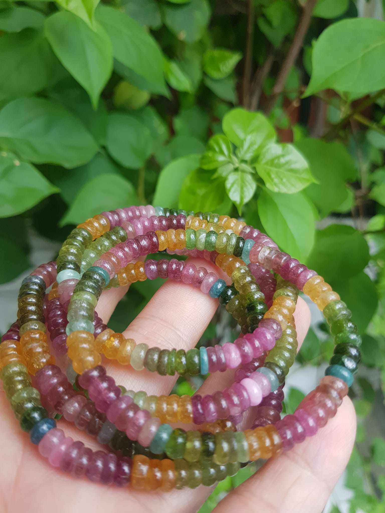 Vòng Tay Phong thủy may mắn Chất liệu Đá Tourmaline bánh xe đẹp tự nhiên màu đẹp Nữ tất cả các mệnh đeo vừa đẹp vừa xinh tốt cho sức khỏe ạ