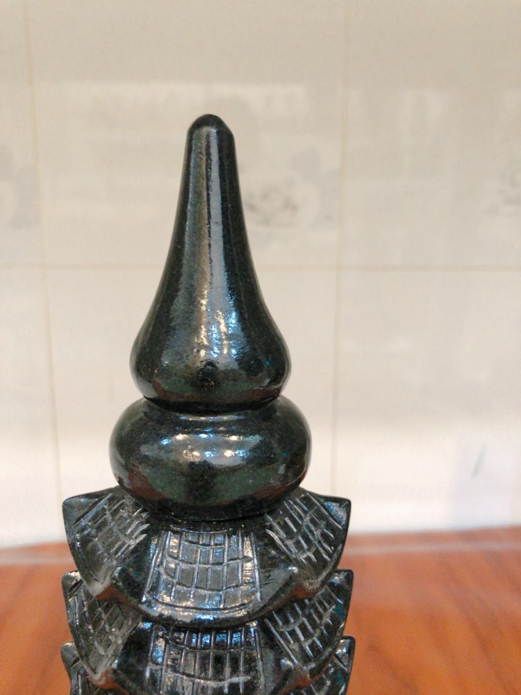 Tháp văn xương đen 9 tầng đá tự nhiên canxite cao 35 cm đường kính 11cm