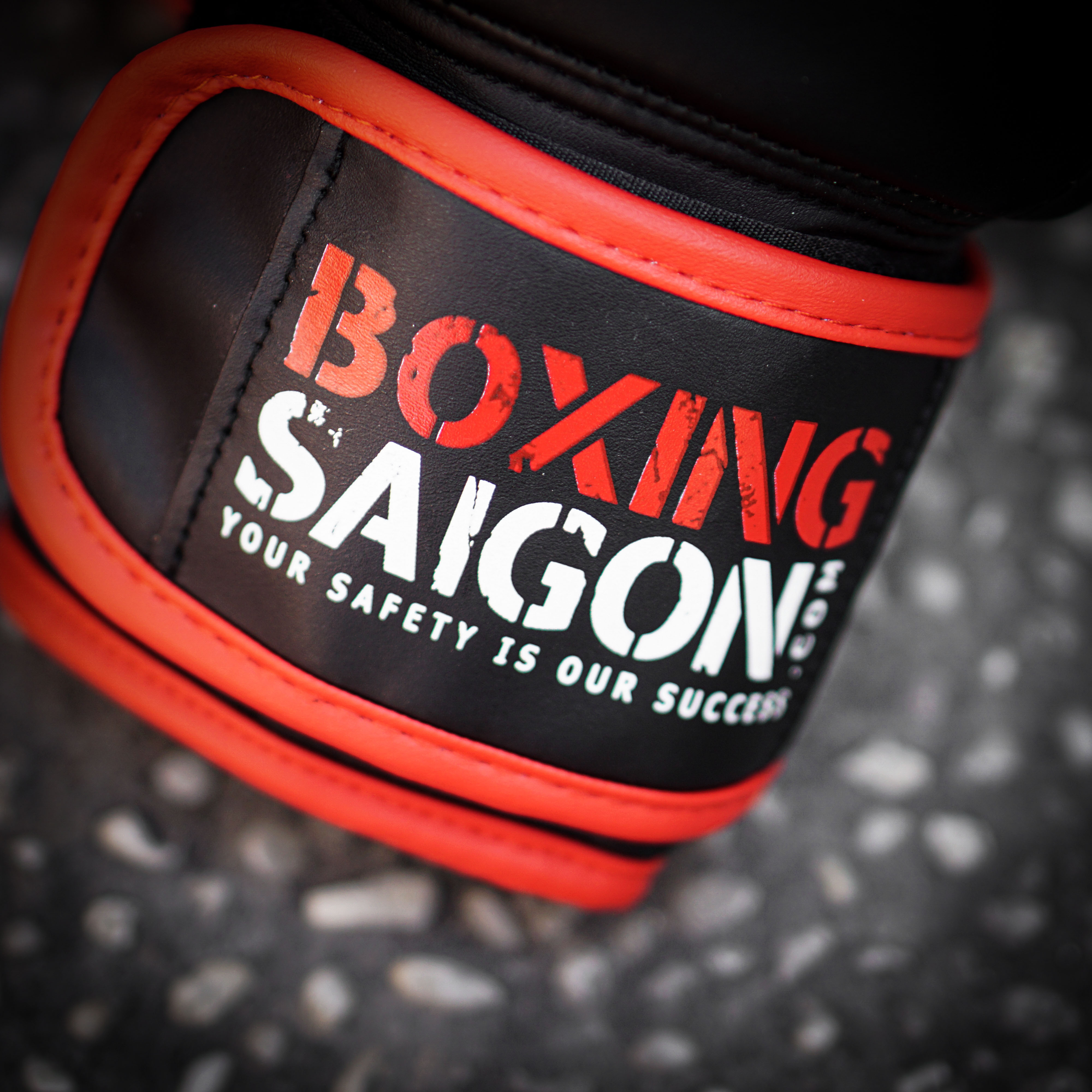 Găng tay Boxing Saigon Inspire - Black/Red