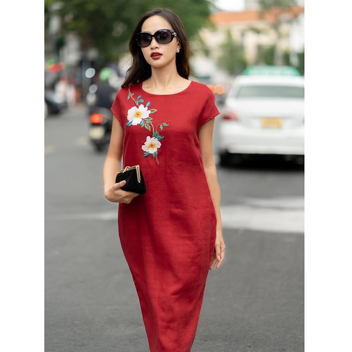 Đầm suông Linen nhập Hàn tay hến thêu hoa dáng bút chì, màu đỏ tươi diện tết trẻ trung ArcticHunter