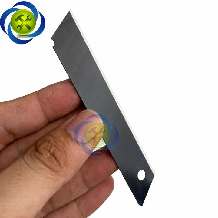Lưỡi dao rọc giấy đen C-Mart A0041D 7 rãnh 10 lưỡi/hộp 100 X 18 X 0.5mm