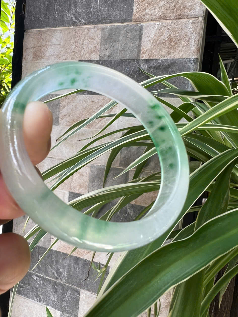 Vòng Tay Nữ Bản Hẹ Đá Mã Não DuLong Trắng Trong Xanh Rong Biển Nhẹ Bóng Đẹp Ni 54mm Cao 12mm Dầy 7mm Món quà tặng Nữ 50kg - 55kg đeo tay xinh rẻ đẹp ý nghĩa ạ