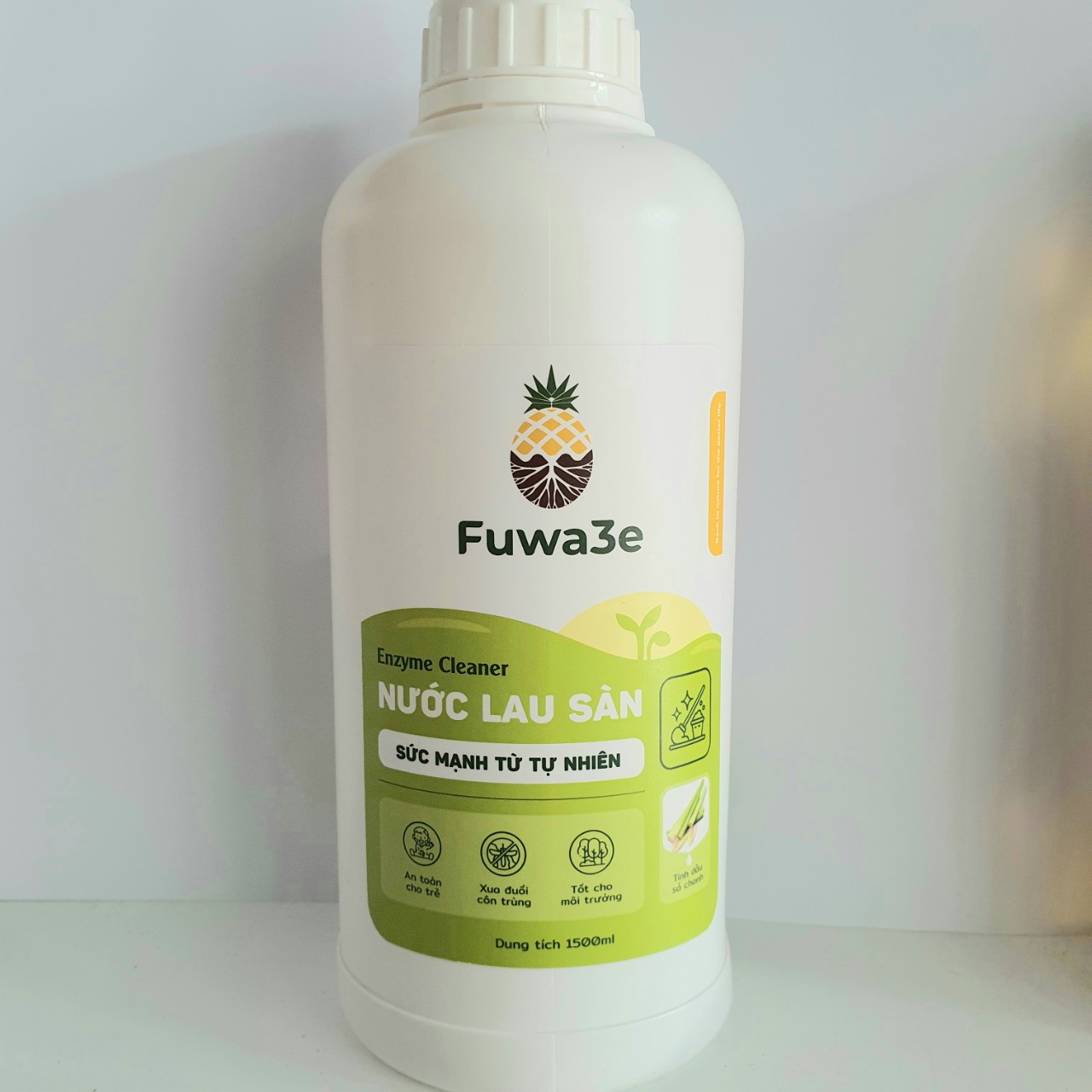 Nước lau sàn Fuwa 3e Từ enzyme vỏ trái cây - Hương Sả Chanh, an toàn, đuổi côn trùng (1500ml)