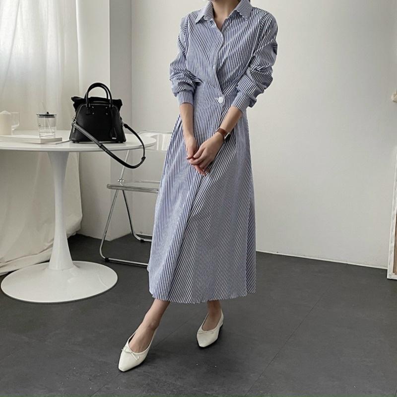 Đầm sọc xanh nút eo tay dài