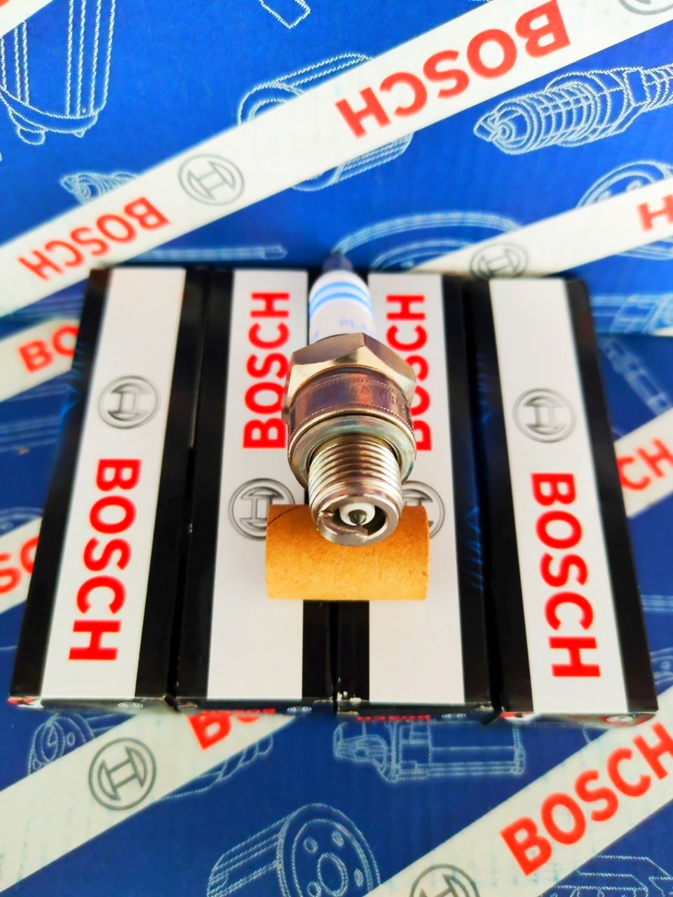 Bugi Bosch Platium Dùng Cho Vespa &quot;Cổ&quot; Vespa 2 Thì Sprint 150 PX 150