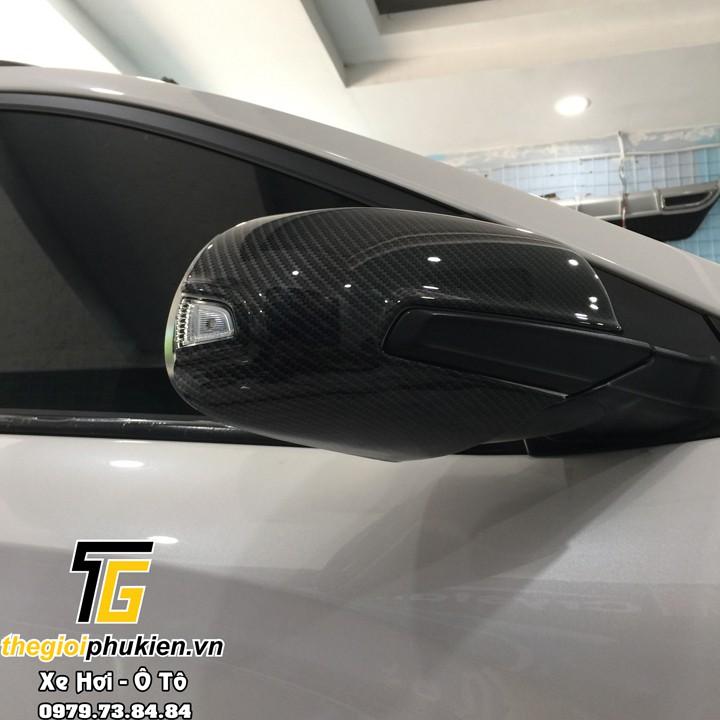Bộ ốp gương chiếu hậu Hyundai Kona vân Carbon cap cấp