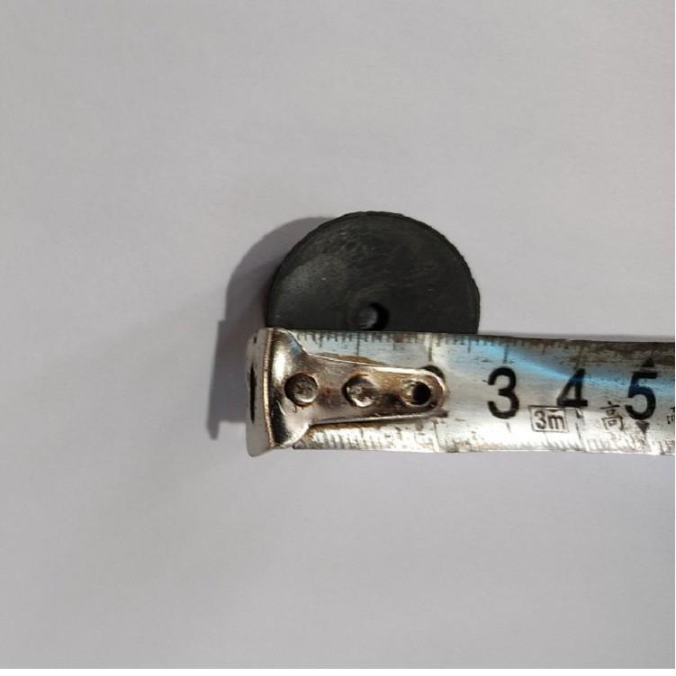 Chân thùng loa 2.5cm cao 1.5cm - giá 4 cái