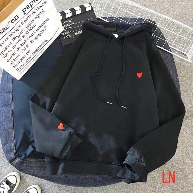 Áo hoodie tim nhỏ in tay ngực LNG0919