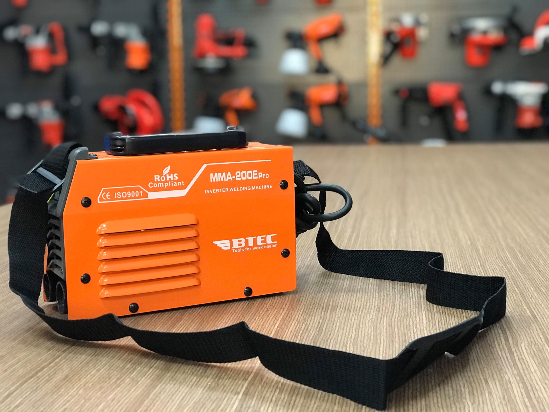 MÁY HÀN QUE ĐIỆN TỬ BTEC MMA 200E PRO - HÀNG CHÍNH HÃNG