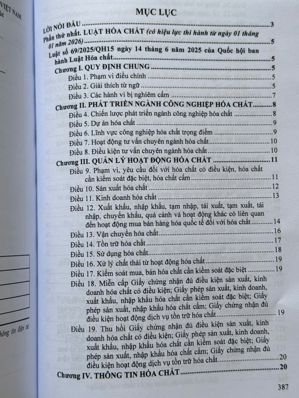 Sách Luật Hóa Chất - Hệ Thống Các Văn Bản Quy Định Chi Tiết Thi Hành (V2682T)