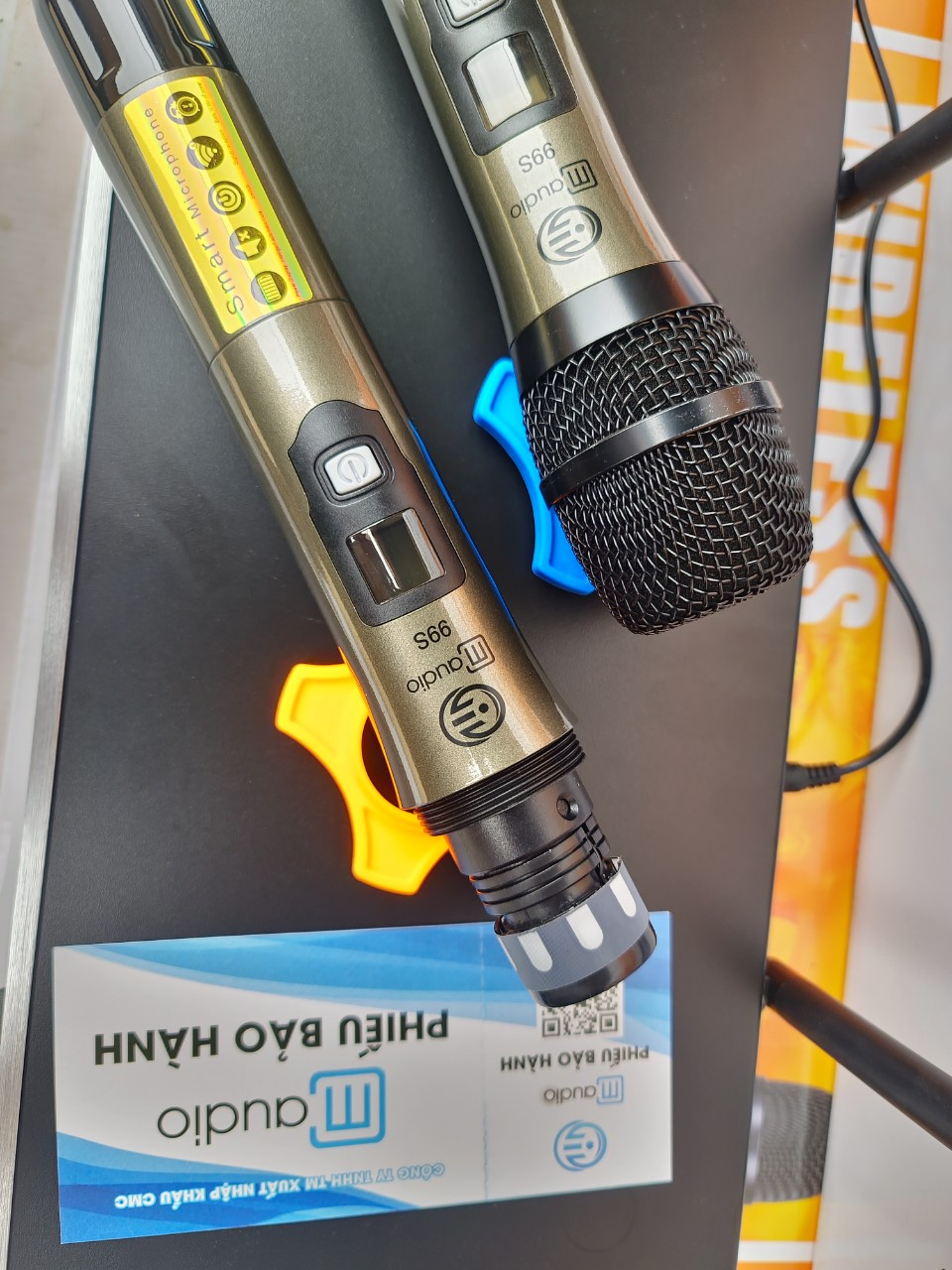 BỘ MICRO KHÔNG DÂY KARAOKE GIA ĐÌNH GIÁ TỐT CM 99S - MÍC KHÔNG DÂY - HÀNG NHẬP KHẨU CHÍNH HÃNG