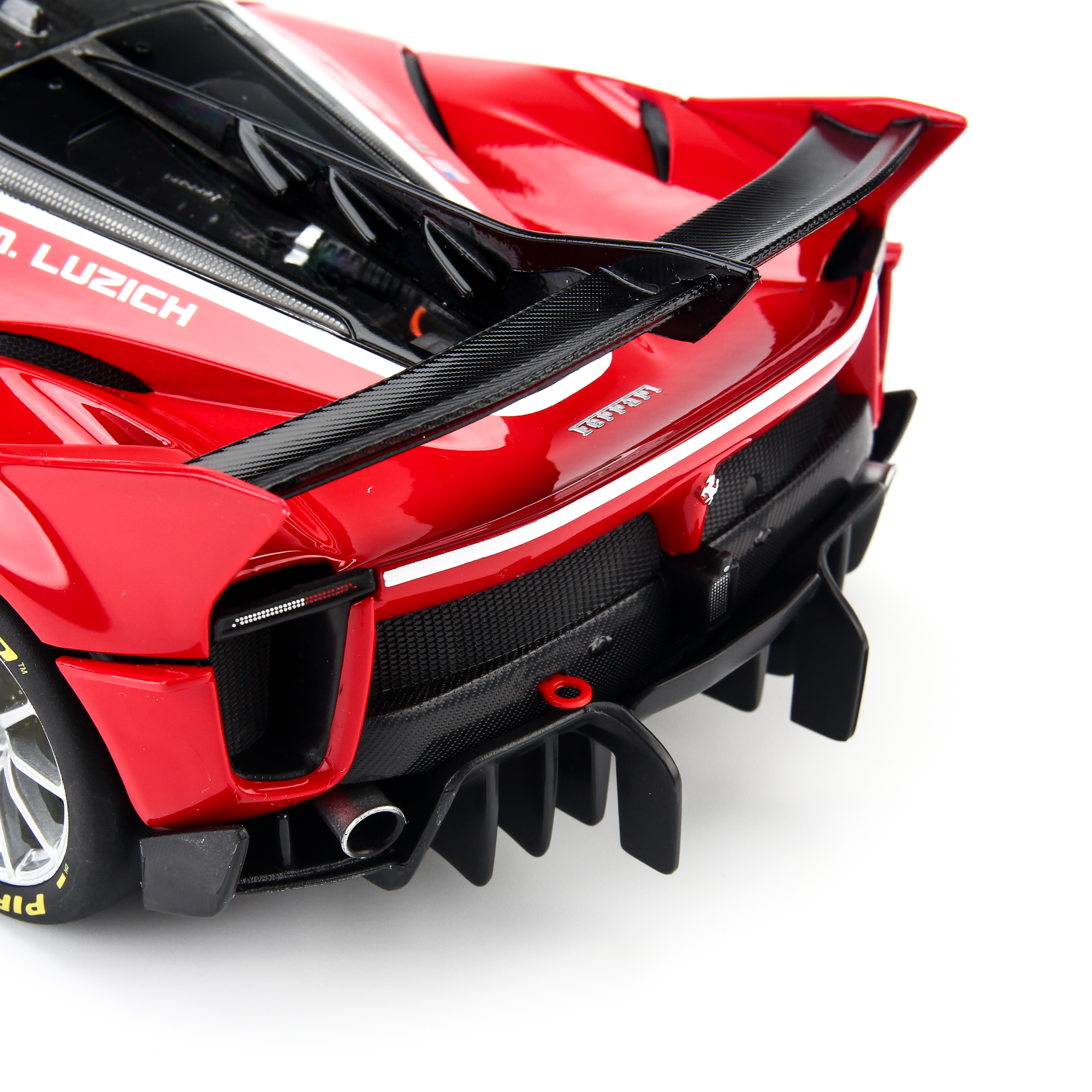 Mô hình xe Ferrari FXX K Evo 54 Signature 1:18 Bburago 18-16908