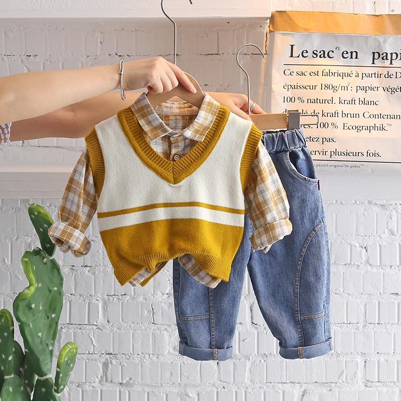 Set 3 chi tiết bé trai gồm gile len + sơ mi kẻ dài tay + quần jean dài