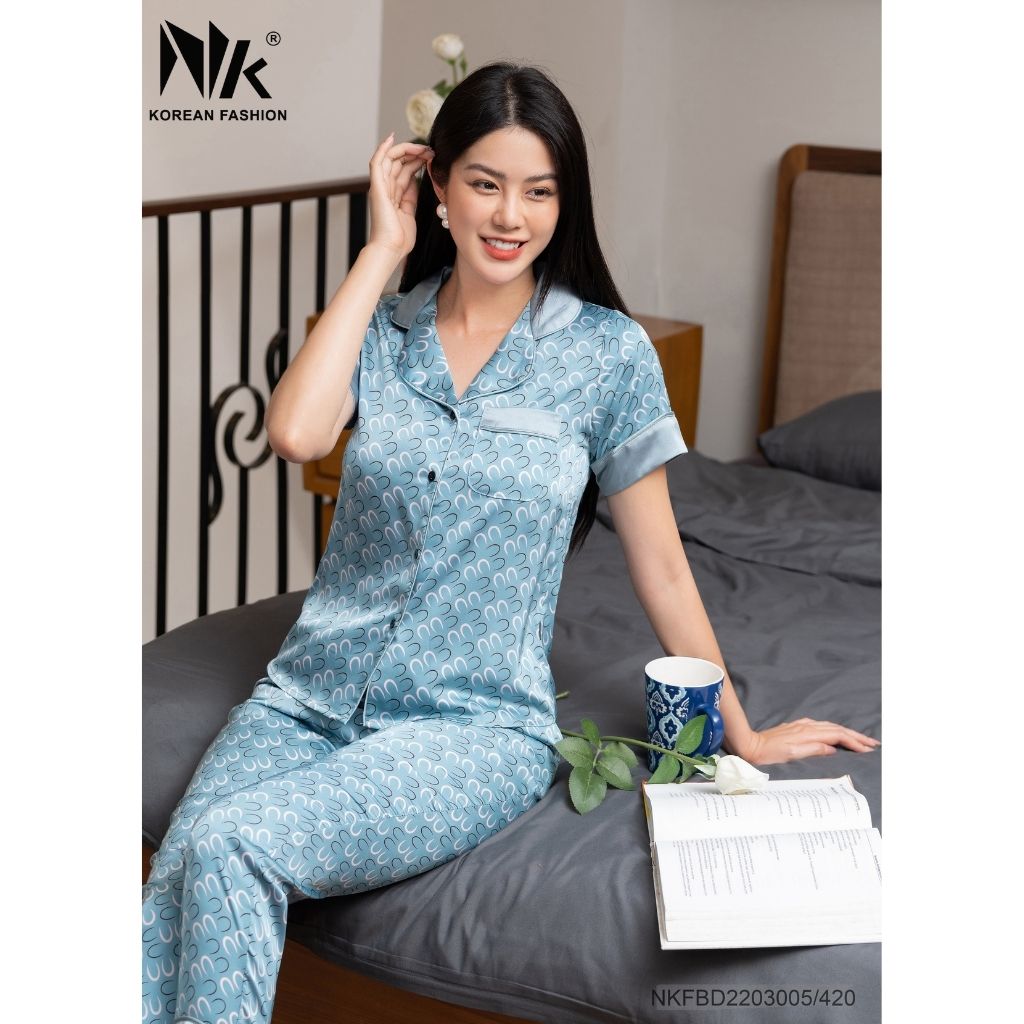 Bộ Đồ Ngủ Pyjama Nữ NK Fashion Thiết Kế Họa Tiết Chữ Phối Cổ, Chất Liệu Vải Nhập Khẩu Hàn Mềm Mại NKFBD2203005