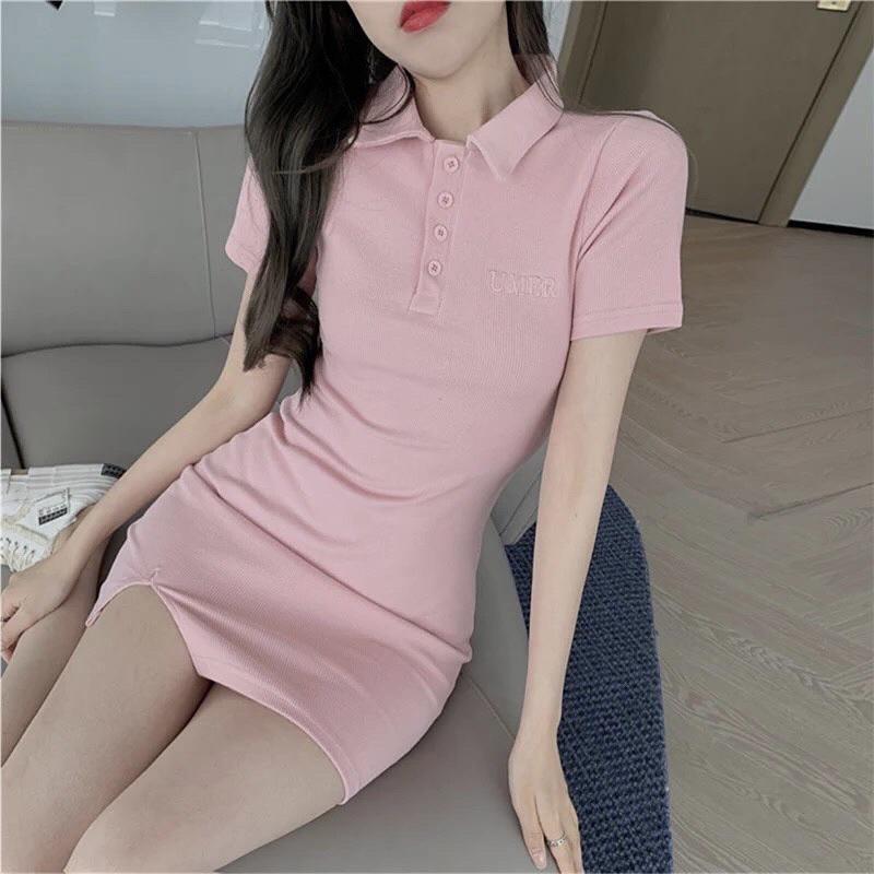 Đầm body in chữ xẻ tà trắng hồng