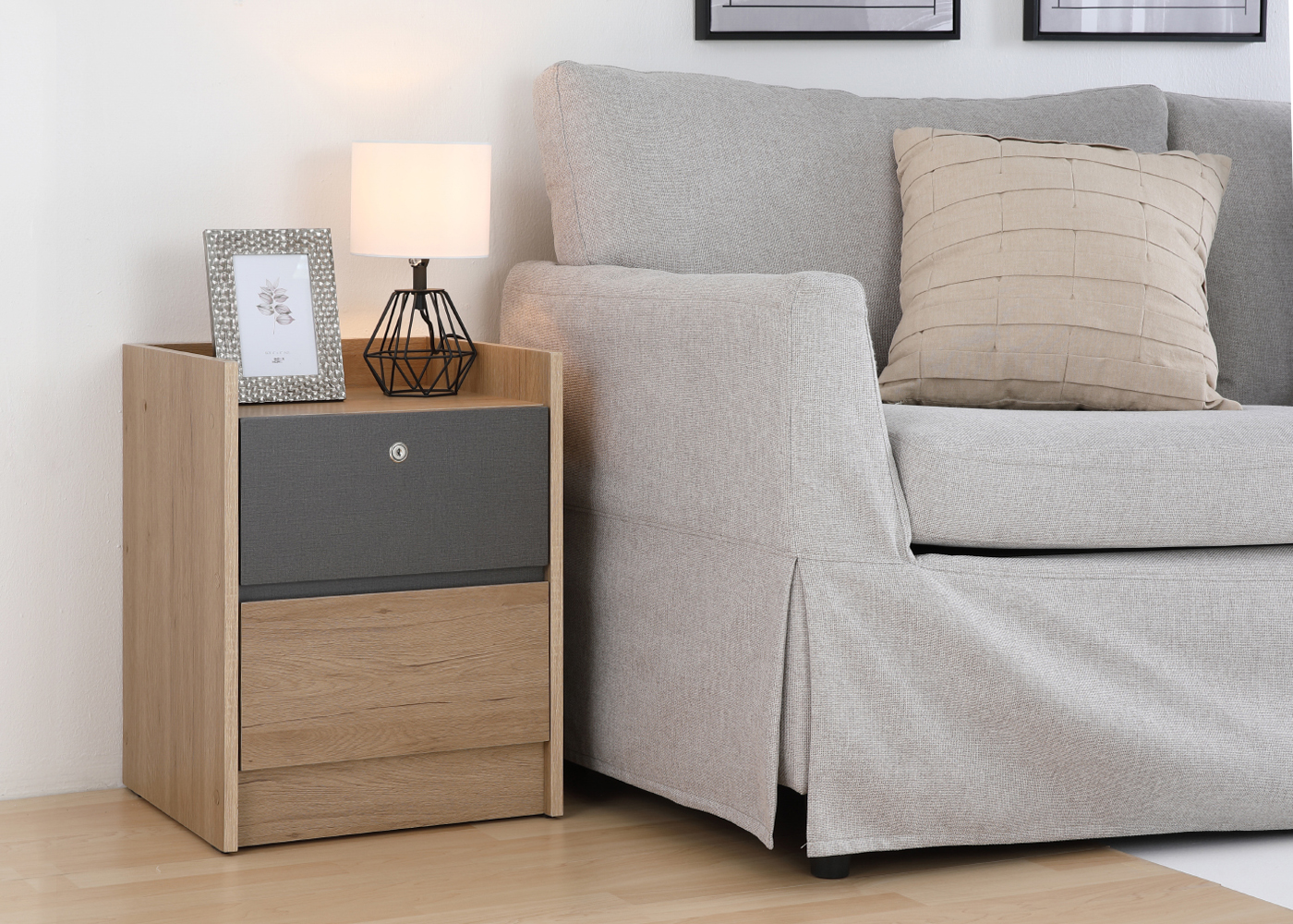 Tủ ngăn kéo gỗ 2 tầng, 1 ngăn khóa AUGUSTA kiểu dáng đơn giản kết hợp 2 tông màu | Index Living Mall - Phân phối độc quyền tại Việt Nam