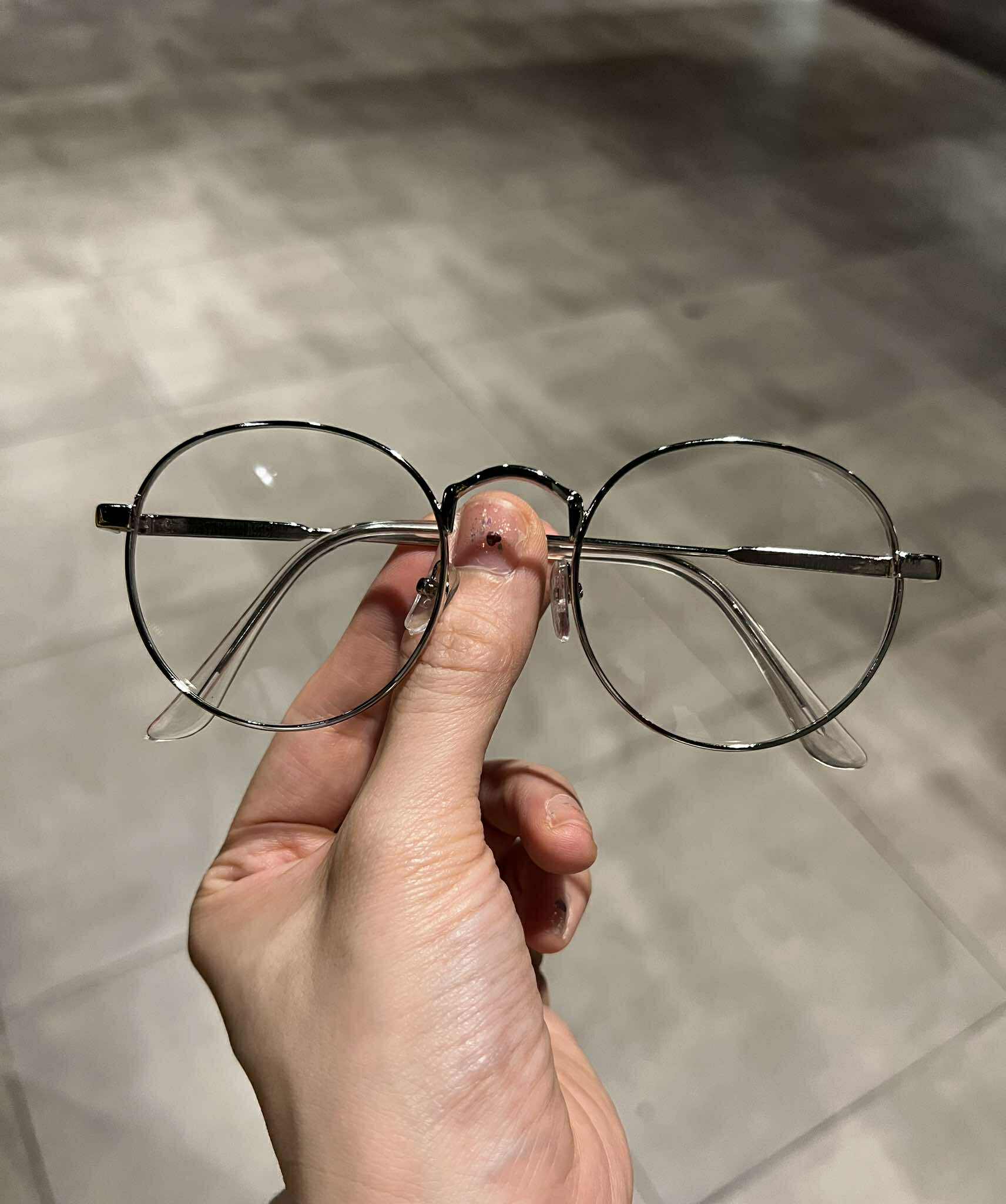 Kính mắt tròn nhỏ gọng kim loại bạc