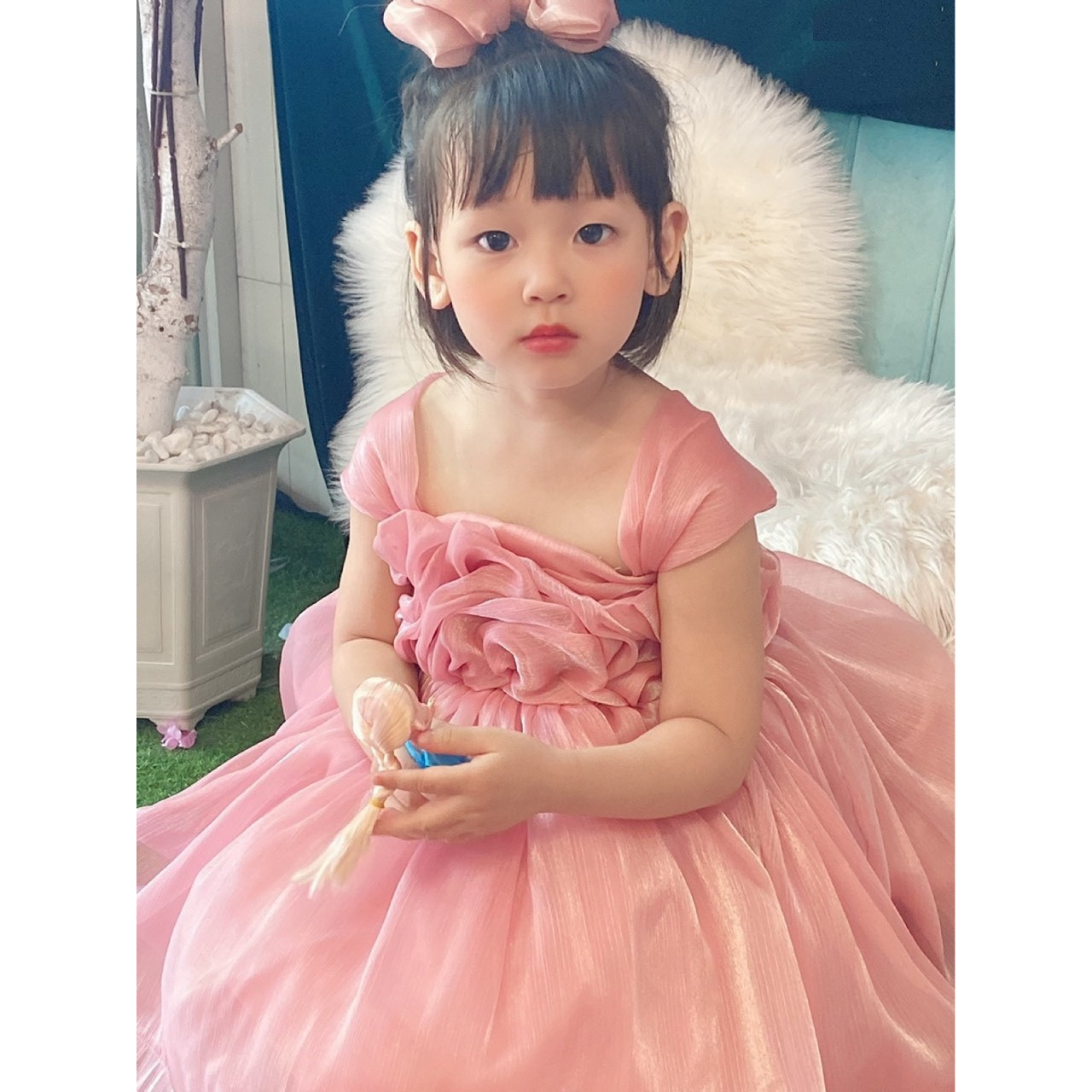 Váy công chúa cho bé gái đi tiệc đi học quây phồng đính nơ DBG044