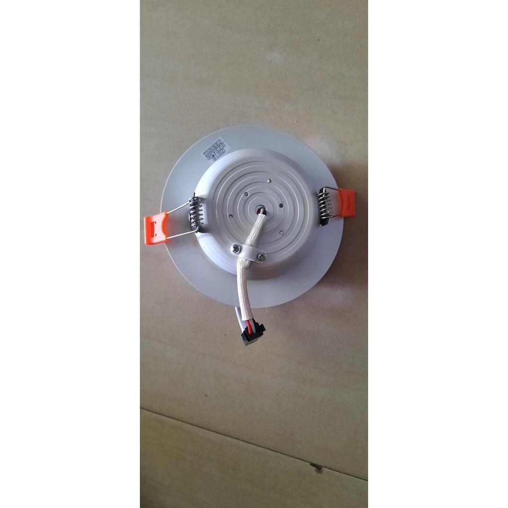 Đèn led panel âm trần viền vàng và bạc