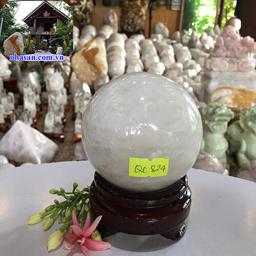 Quả cầu phong thủy đá thạch anh trắng tự nhiên trang trí cầu tài QC824 nặng 700gr đường kính 8cm  – Vật phẩm phong thủy tài lộc, may mắn và bình an