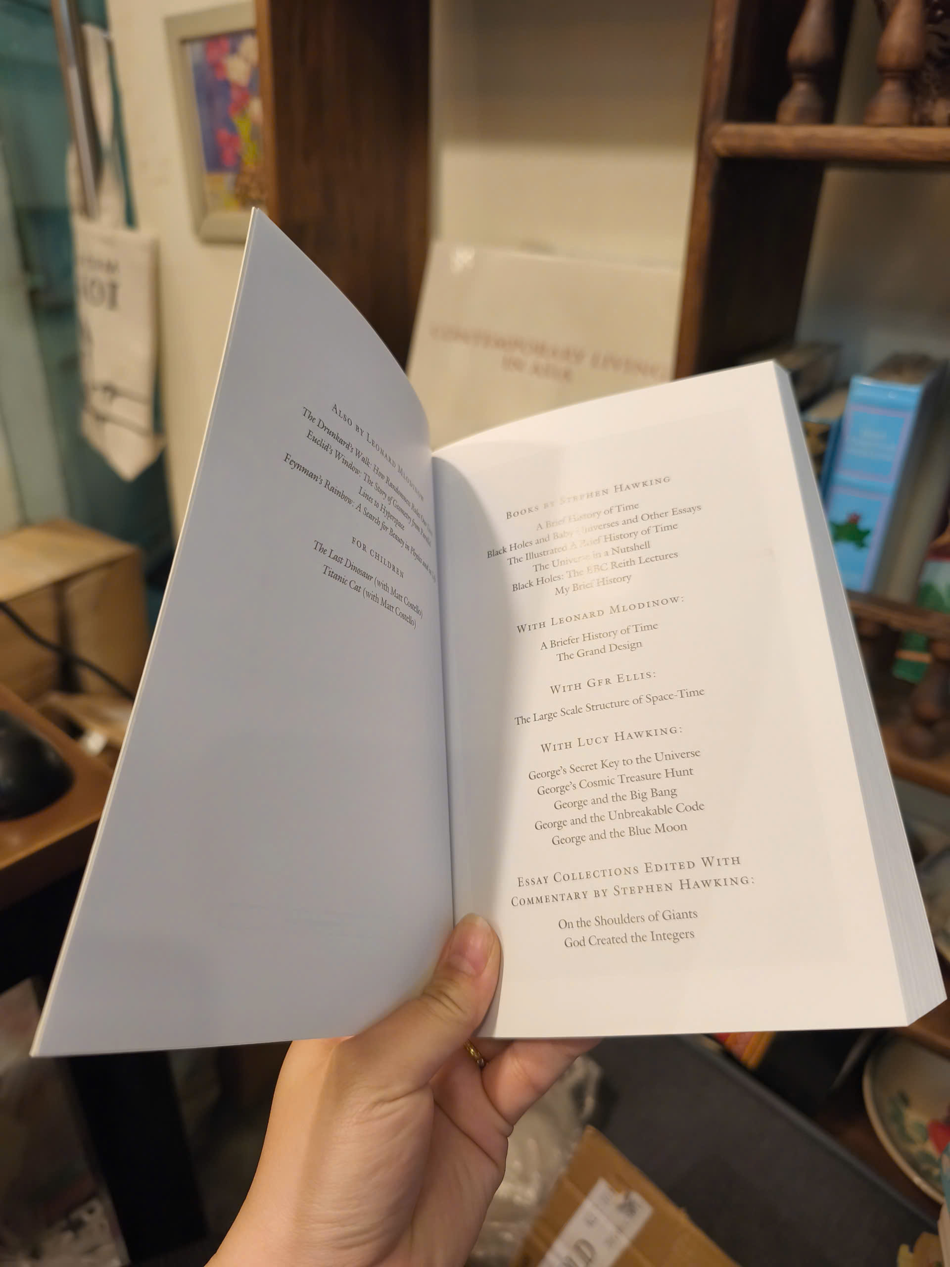 Sách - Grand Design by Stephen Hawking - Science| Nonfiction| Physics in English