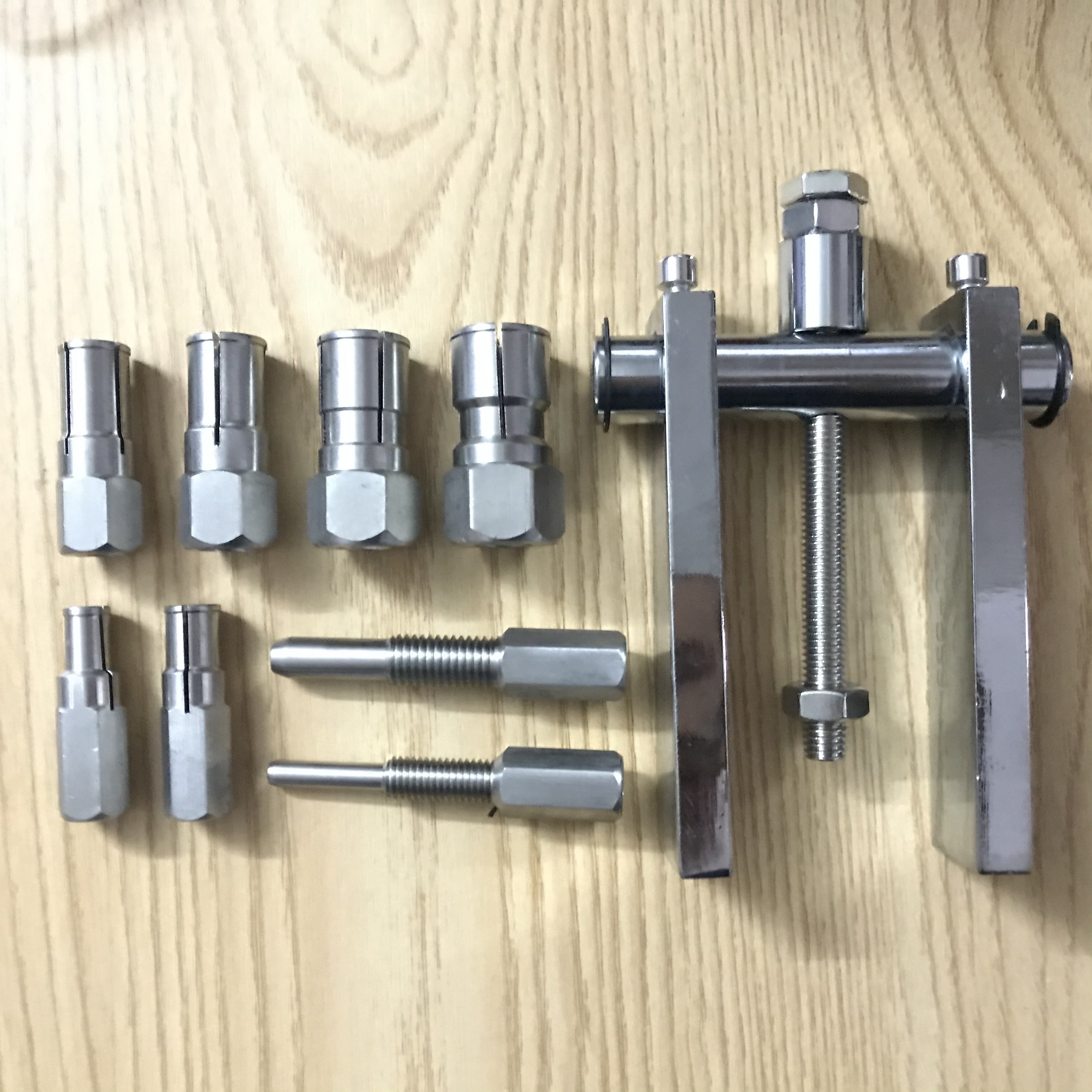 Cảo Chữ H Vam Bi Âm Thép CNC