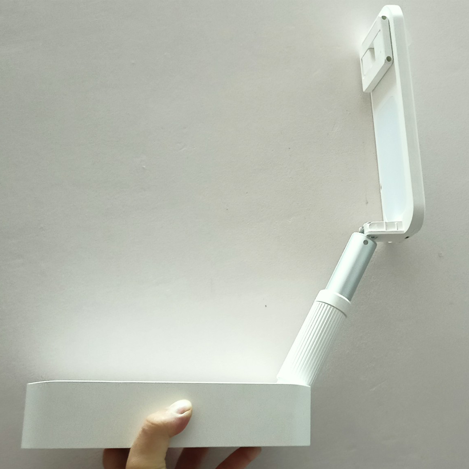 Giá kẹp điện thoại có thể gấp gọn - di động, đa chức năng 5in1 Live stream, Quay video, Chụp ảnh, điều khiển từ xa, đèn chiếu sáng