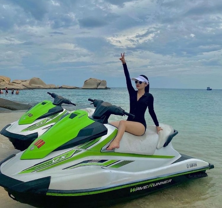 Đồ bơi nữ bikini 1 mảnh tay dài khoá kéo màu đen co giãn thoải mái VATIXA BKN01- TAY DÀI