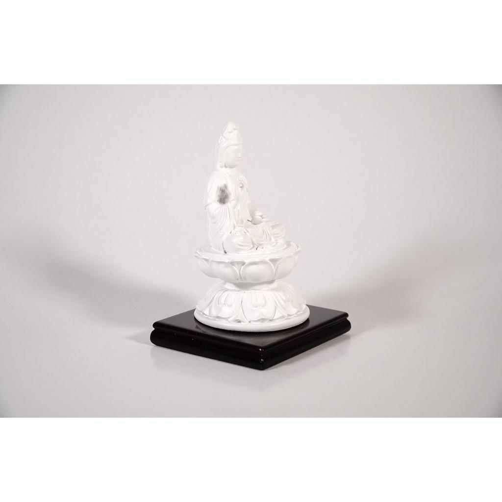 Tượng Phật Quan Âm Bồ Tát đặt xe ô tô trắng ngà ngồi có đế - Cao 12cm