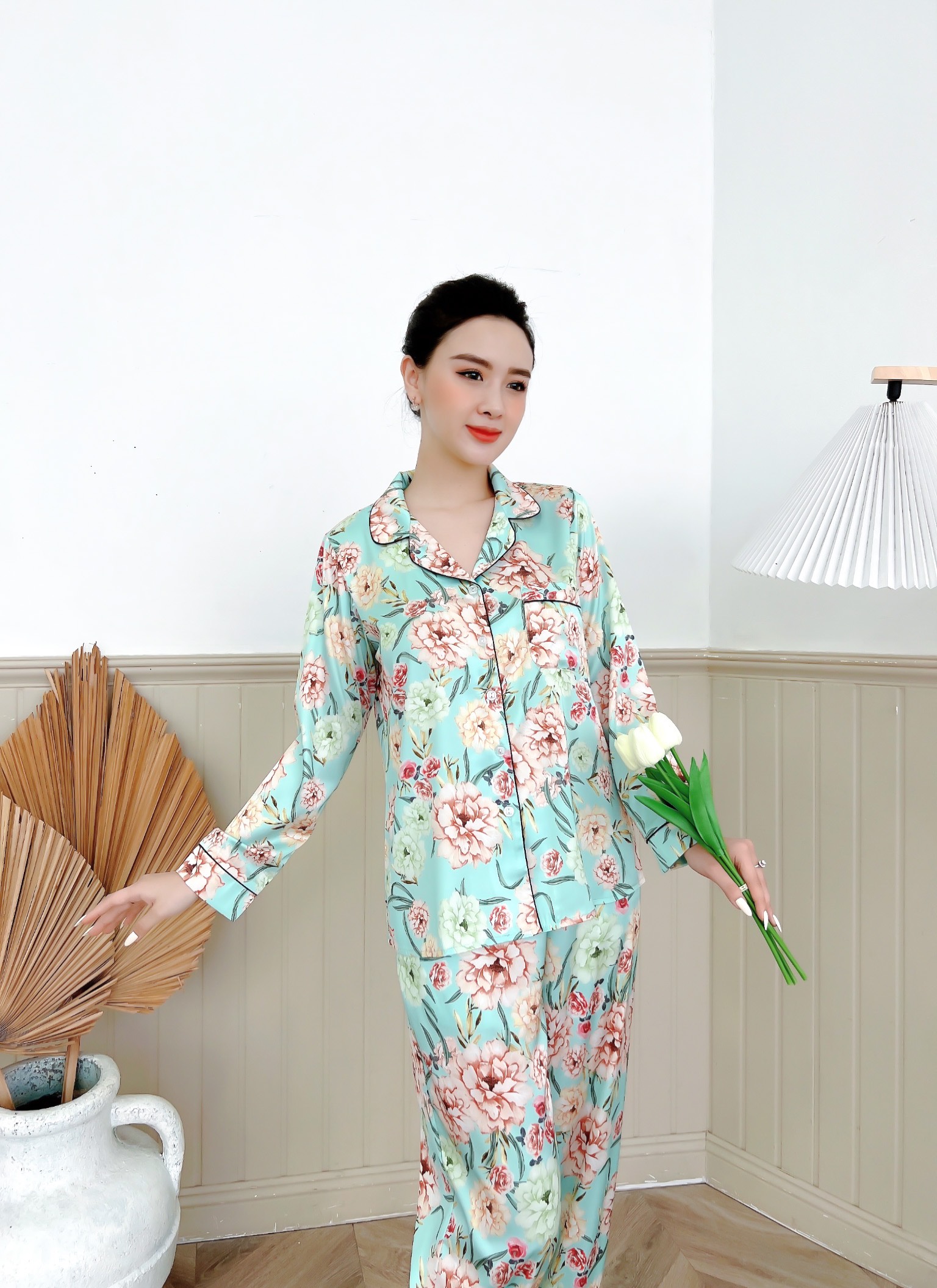 Đồ Bộ Pyjama, Đồ mặc nhà nữ Lụa Pháp cao cấp, mềm mịn, thoáng mát - HW1004 - RELAX