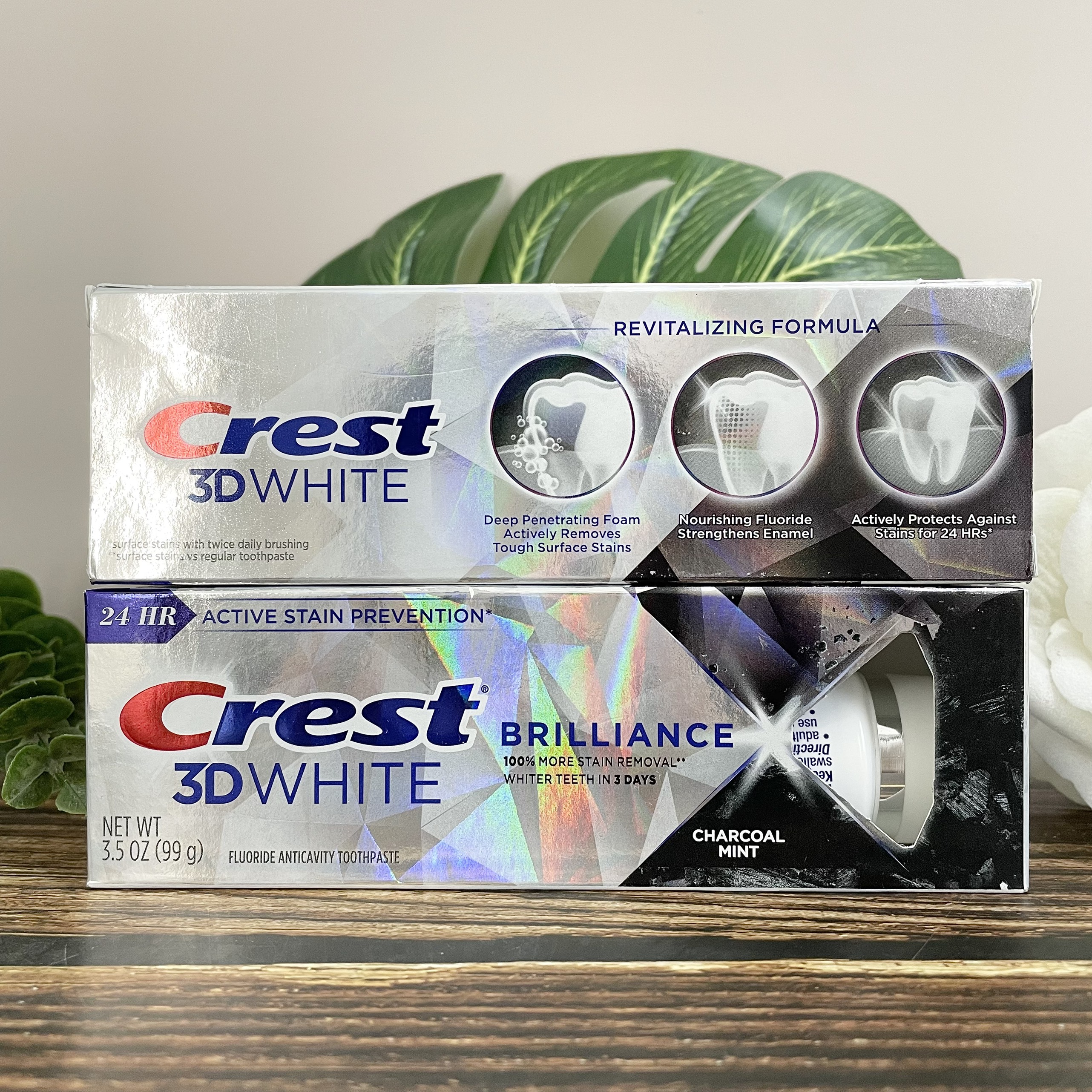 Kem Đánh Răng Crest 3D White Brilliance Charcoal Mint 99g Hàng Nhập Mỹ