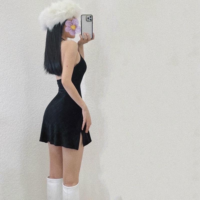 Đầm Nhung Cổ Yếm Xẻ Đùi
