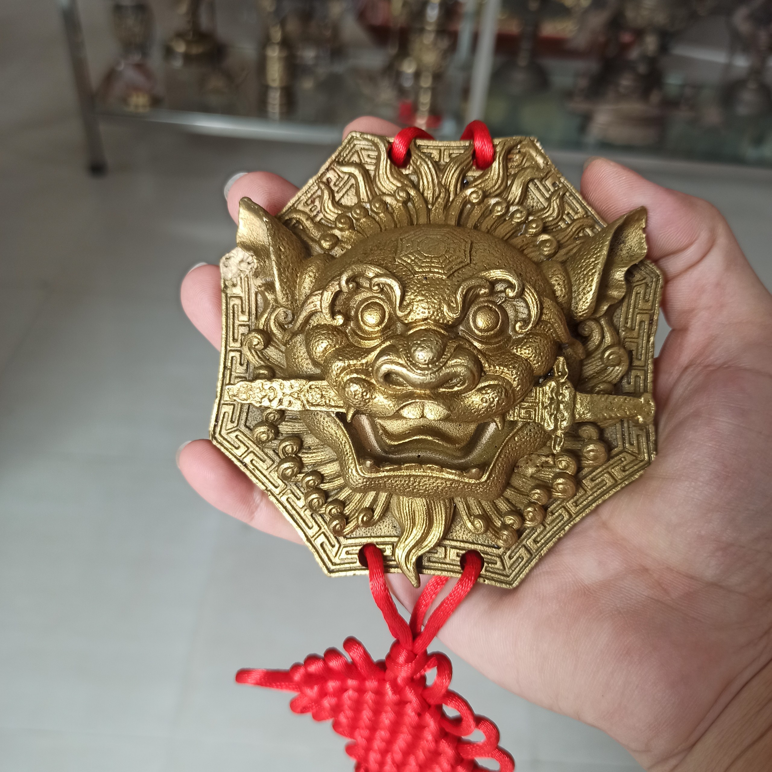 Mặt hổ phù 10cm mặt sư tử trừng mắt ngậm kiếm bằng đồng thau phong thủy, mặt hổ phù kết dây đẹp trấn trạch, trừ tà, cầu phúc