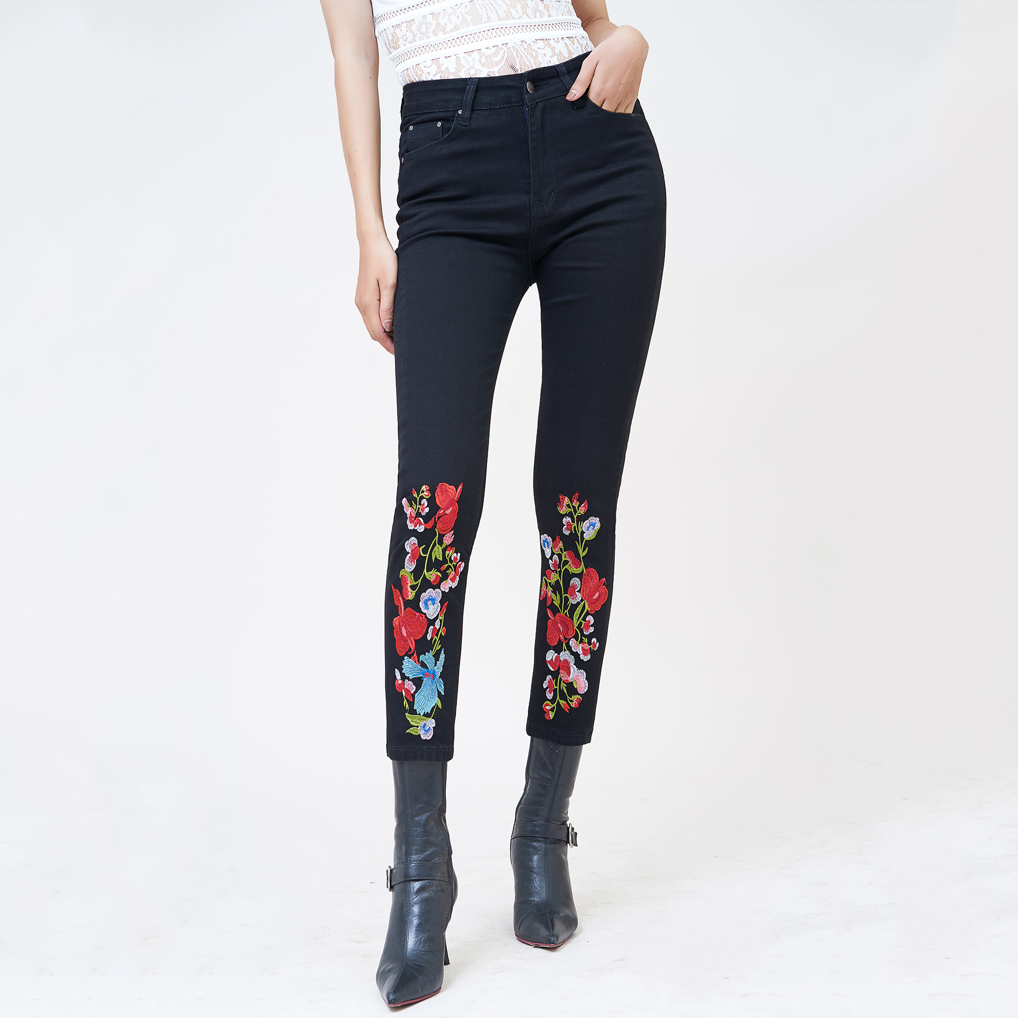 Quần jean nữ AAA JEANS slim lưng cao thêu màu đen