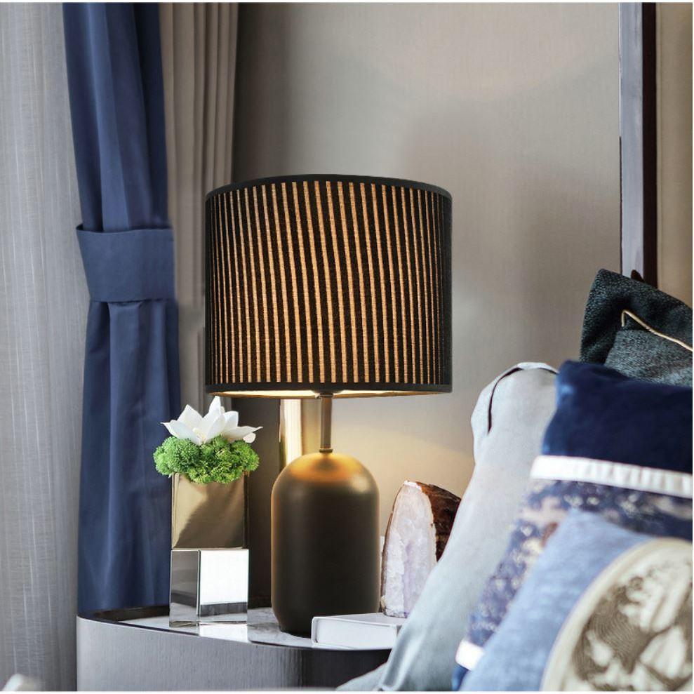 Đèn ngủ để bàn ROES phong cách vintage hiện đại quý phái, sang trọng cho phòng ngủ nhà bạn - đã bao gồm bóng
