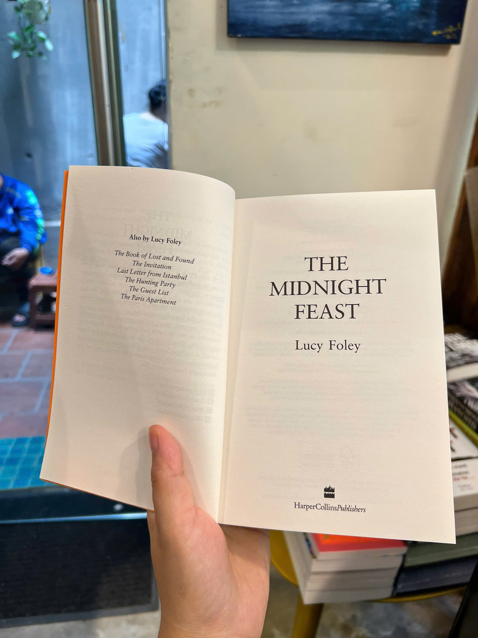 Sách - The Midnight Feast by Lucy Foley | Mystery Thriller / Trinh thám Tiếng Anh / Ngoại văn
