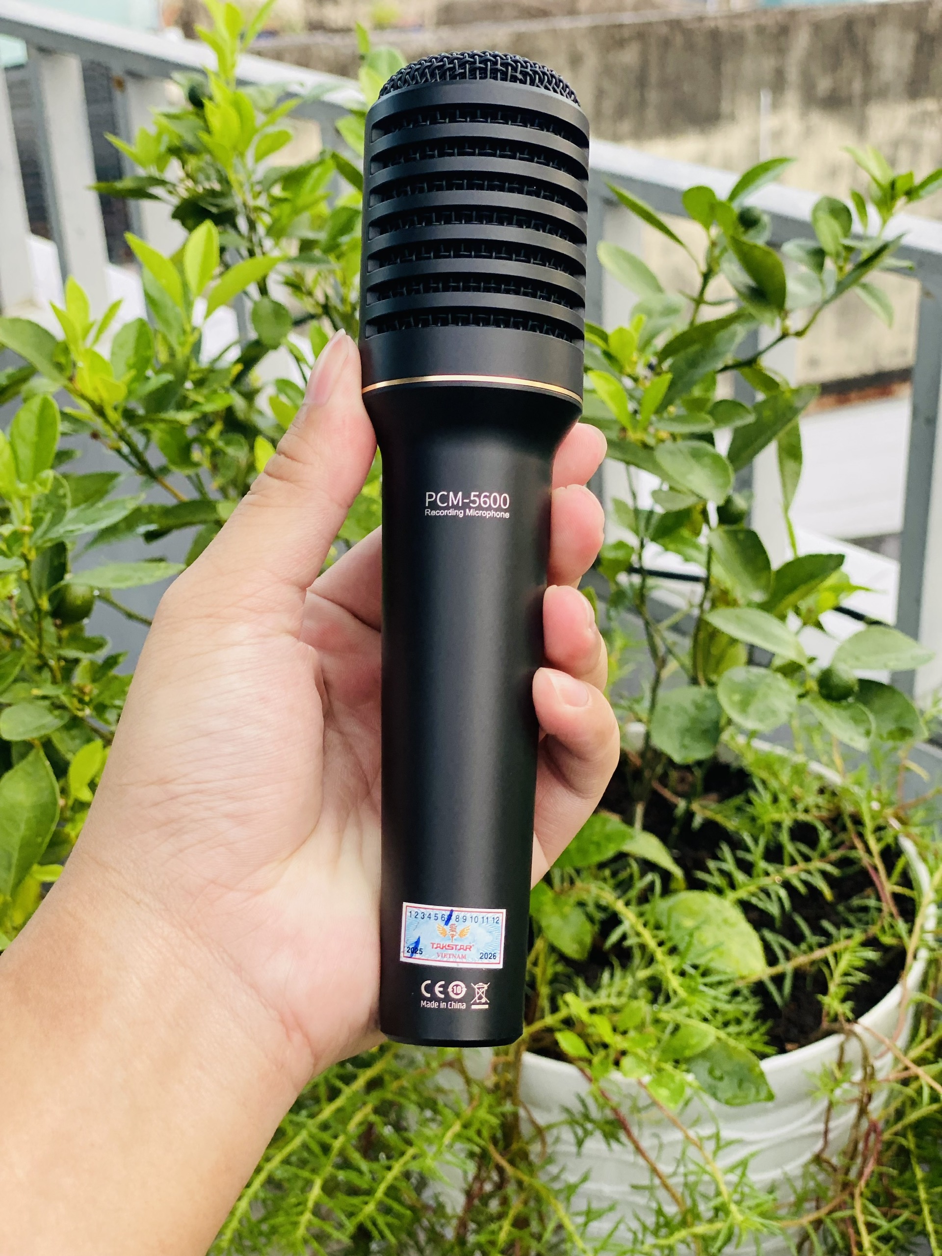 Micro Thu Âm Chuyên Nghiệp Takstar PCM 5600 48V  Condenser Cardioid, Dải Tần Rộng, Dành Cho Studio Chuẩn Phòng Thu Tặng Kèm Dây Micro Full Box Hàng Nhập Khẩu