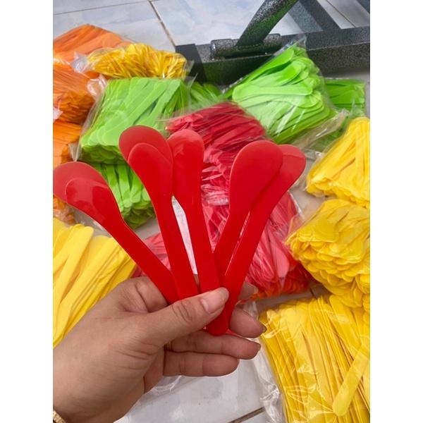 Combo 100 muỗng múc kem màu đỏ…