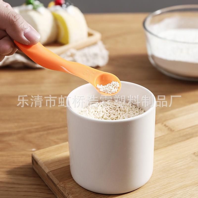 Thìa định lượng chia ml và gram cho bé