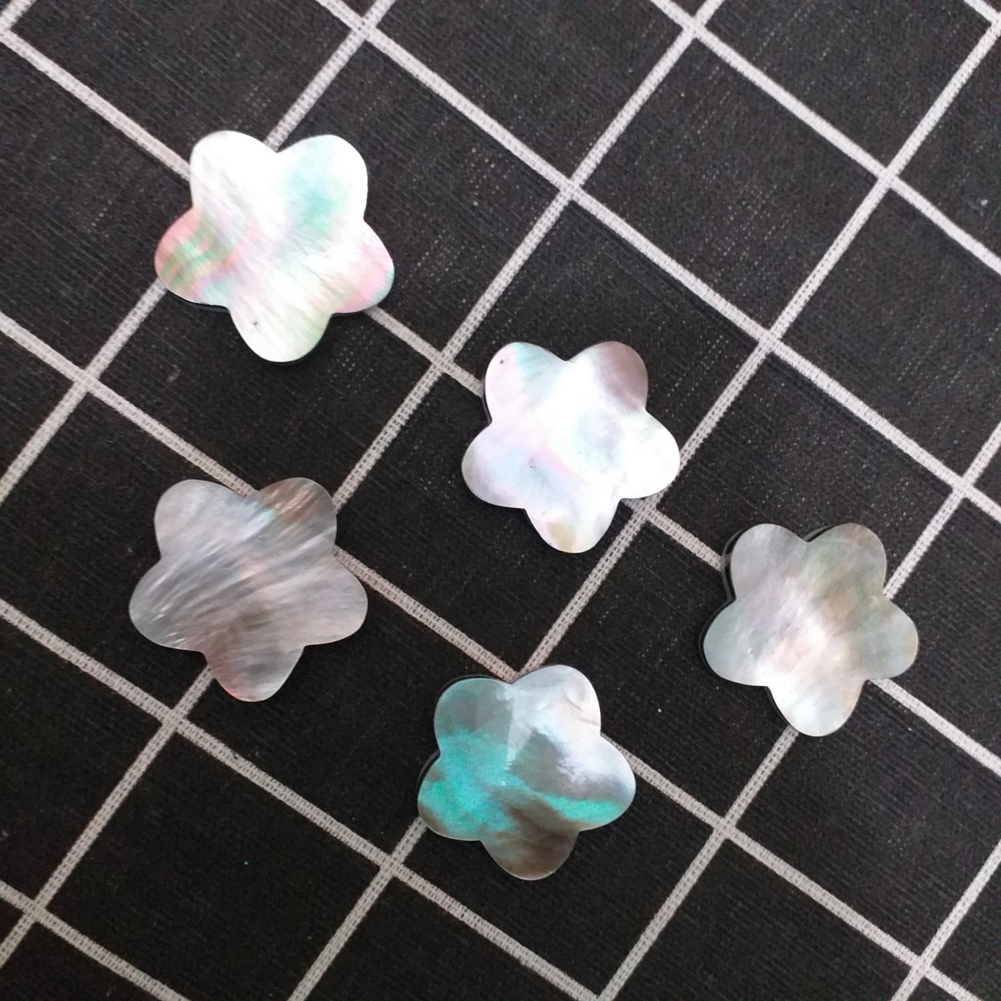 Bộ 5 chiếc Gác đũa Xà Cừ Xác đen hình Hoa 5 cánh 3,5cm - Phụ kiện giúp bàn ăn sang trọng