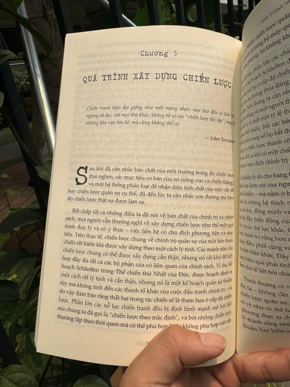 CHÍNH SÁCH, CHÍNH TRỊ, CHIẾN TRANH &amp; CHIẾN LƯỢC QUÂN SỰ- Christopher Bassford- NXB Công Thương- Book Hunter