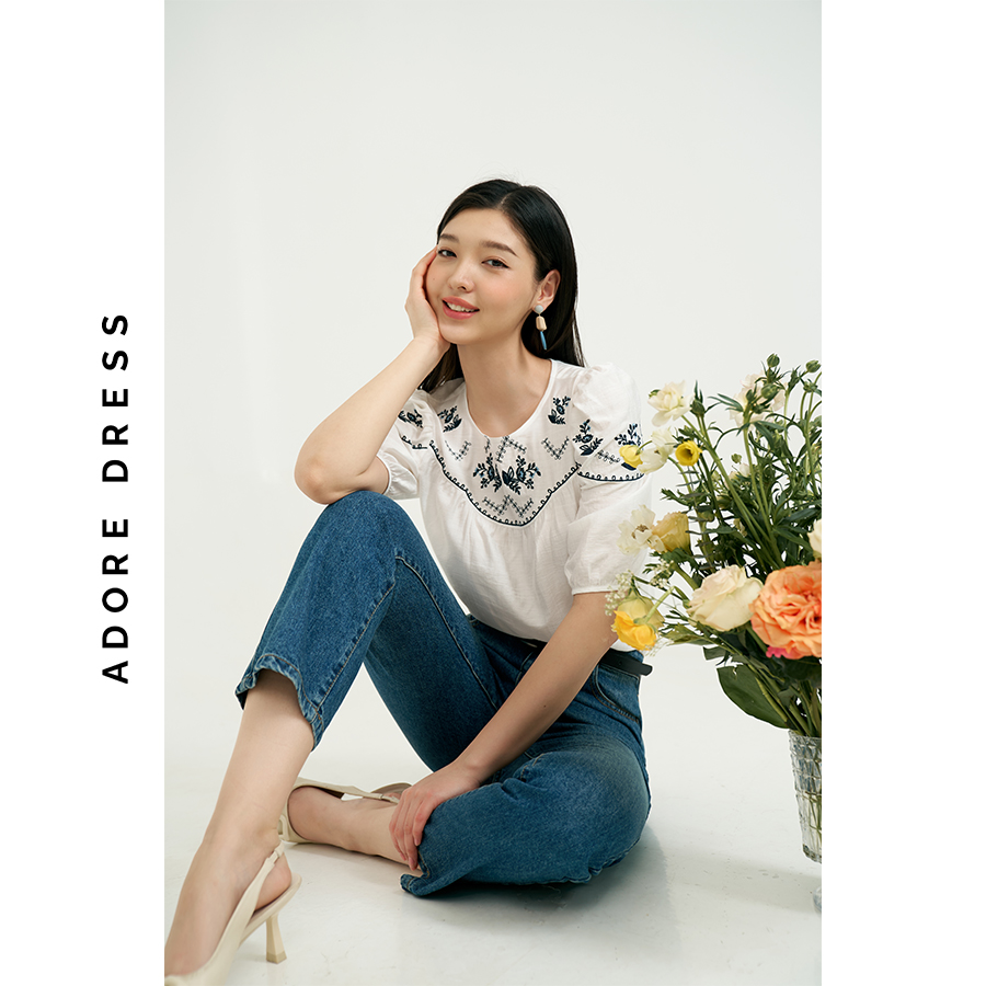 Áo sơ mi Tops đũi xước trắng thêu ngực 311TO1005 ADORE DRESS