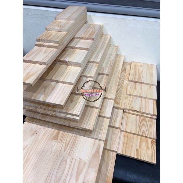 Gỗ thông tấm 20x100cm bào mịn thẳng màu gỗ sáng đẹp