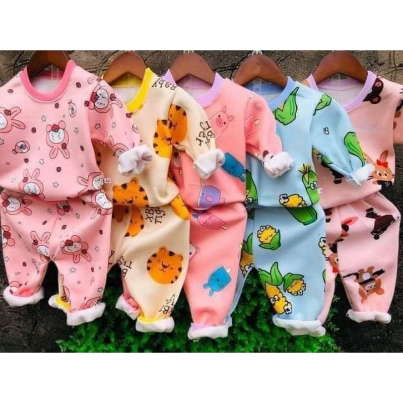 Combo 2 bộ nỉ lót lông cho bé gái họa tiết ngẫu nhiên
