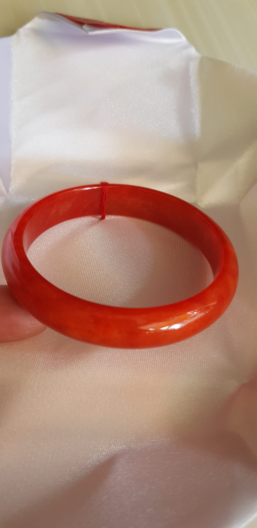 ️Vòng tay Nữ đá Cẩm Thạch mới Bản Hẹ Đỏ 59mm x cao 12,5mm x dầy 6,5mm Vòng màu đỏ tươi sáng bóng đều đẹp lắm Nữ mệnh hỏa mệnh thổ nặng 56kg - 66kg đeo đẹp ạ