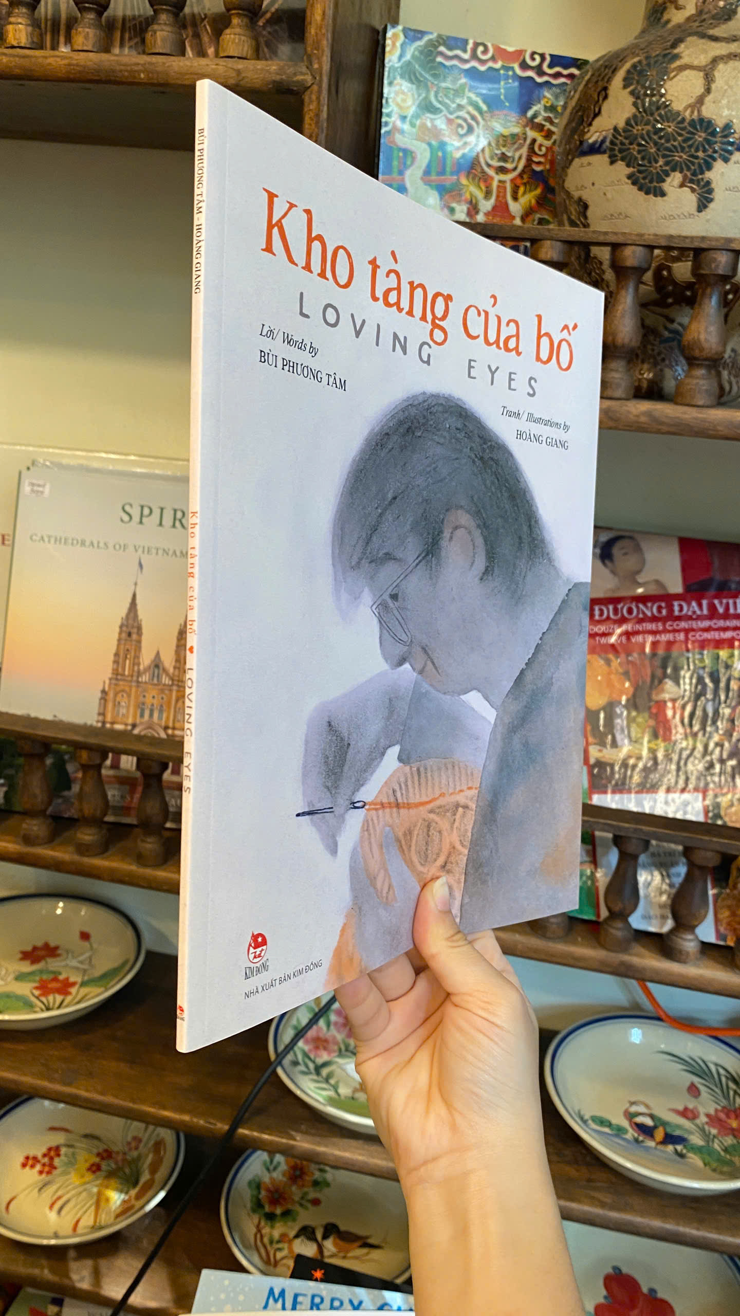 Sách - Kho Tàng Của Bố - Loving Eyes by Bùi Phương Tâm - Sách thiếu nhi/ Song ngữ Anh - Việt