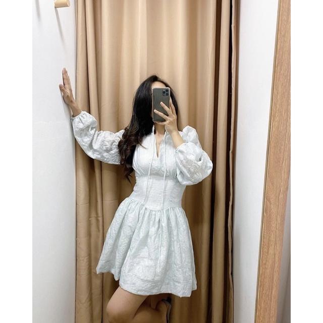 ĐẦM HOA NỔI CỔ TRỤ THẮT NƠ TAY PHỒNG