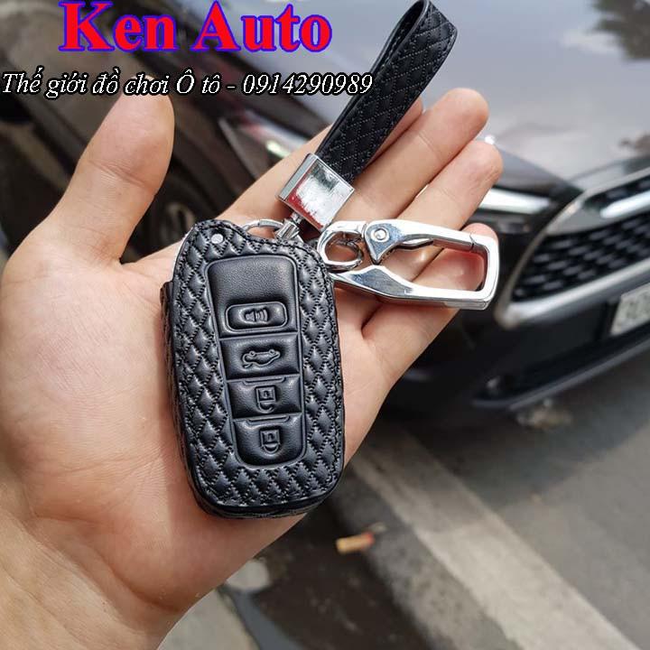 Bao da 3D bảo vệ chìa khóa xe Toyota Cross kèm móc đeo Inox