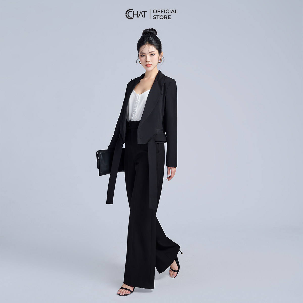 Áo Blazer Nữ Kiểu Ngắn Cạp Rời Cổ Ve Chất Tuytsi Cao Cấp Mềm Mịn 22EHS2015ST